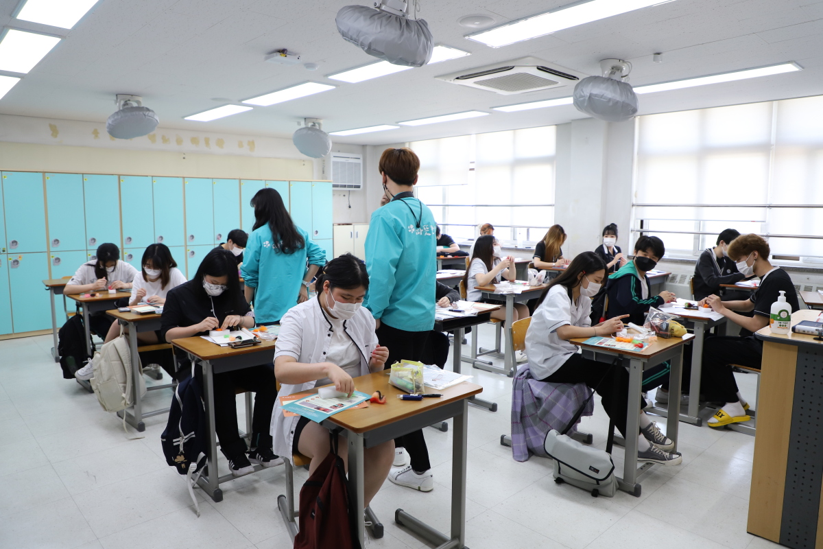 학교폭력예방교육 - 깍두기 인형 만들기 캠페인을 진행했습니다!(210514)
